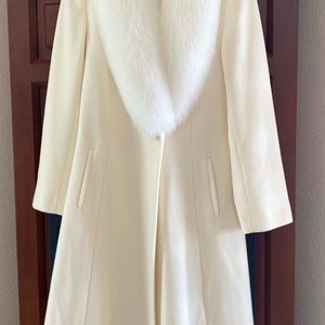 Sophia Cashmere Princess Cut Cashmere and Wool Long Coat with Fox Fur Collar